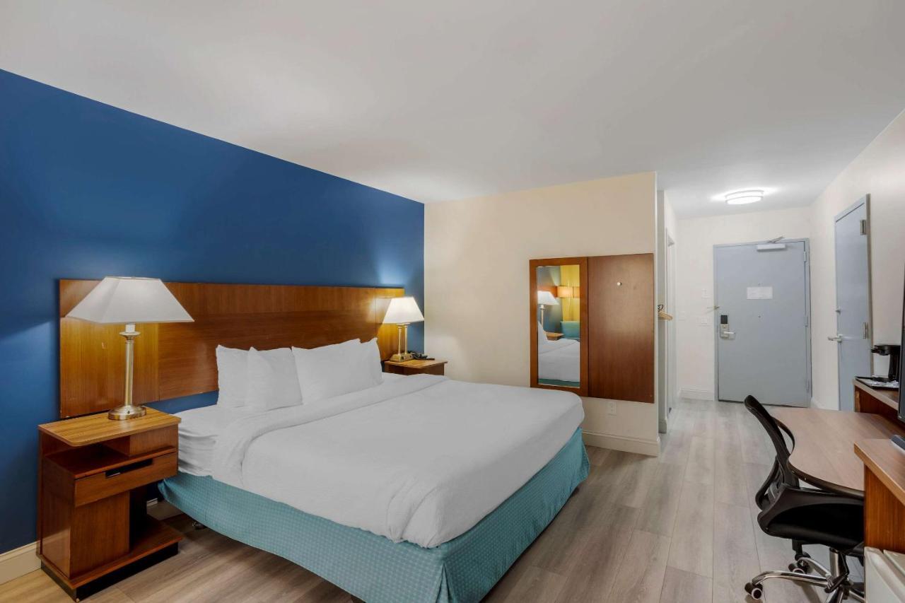 Comfort Inn & Suites Mt Laurel-Philadelphia Маунт-Лорел Экстерьер фото