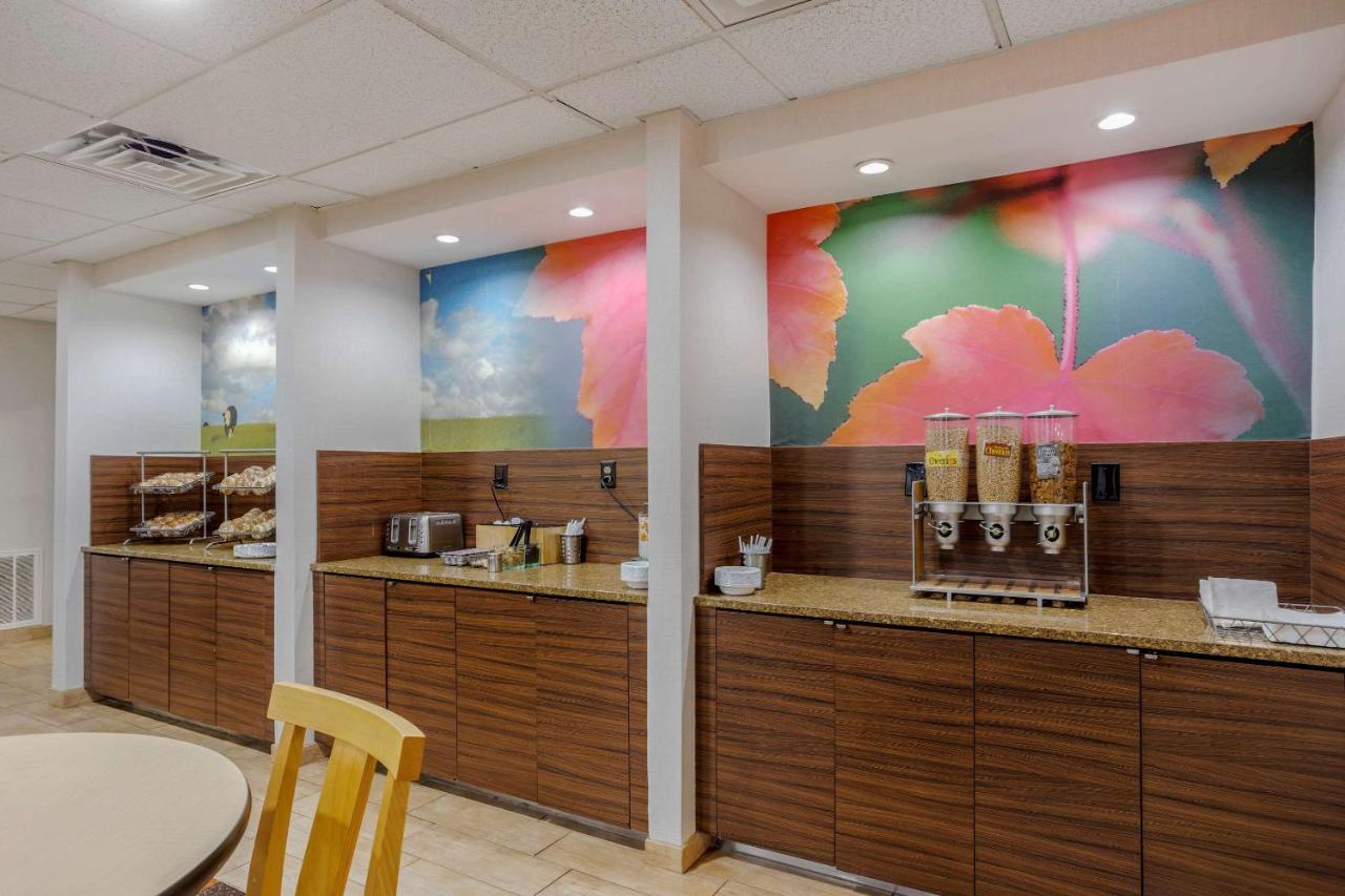 Comfort Inn & Suites Mt Laurel-Philadelphia Маунт-Лорел Экстерьер фото