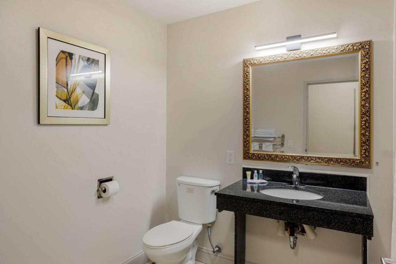 Comfort Inn & Suites Mt Laurel-Philadelphia Маунт-Лорел Экстерьер фото