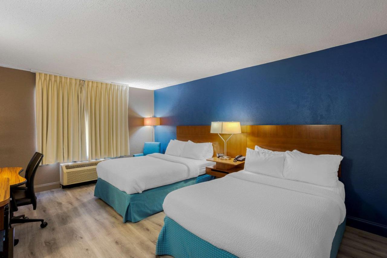 Comfort Inn & Suites Mt Laurel - Philadelphia Маунт-Лорел Экстерьер фото
