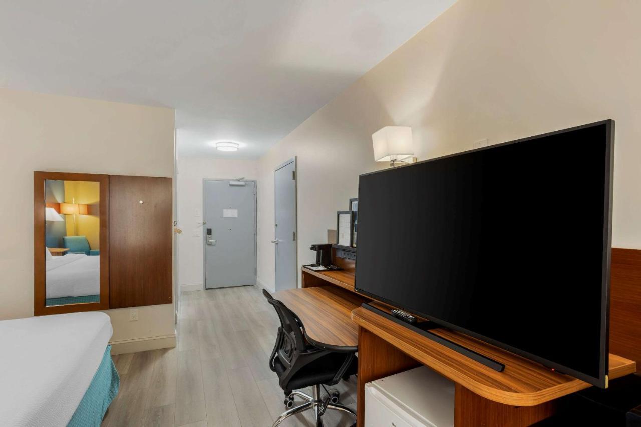 Comfort Inn & Suites Mt Laurel-Philadelphia Маунт-Лорел Экстерьер фото